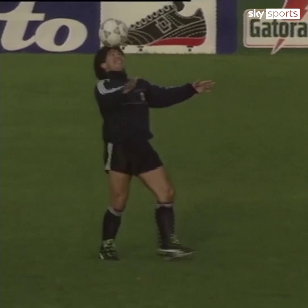 How to warm up by Diego Maradona!