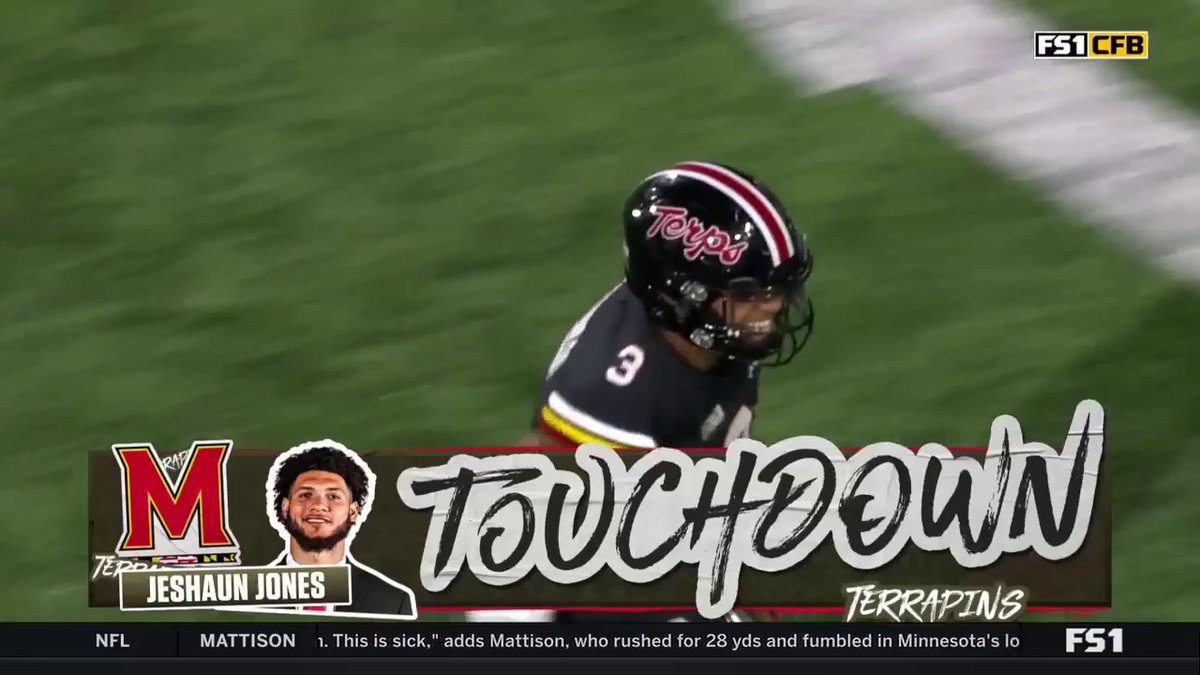 This throw by Taulia Tagovailoa on the run is perfect