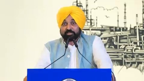 ਮੋਹਾਲੀ ਨੂੰ ਗੇਟਵੇਅ ਆਫ਼ ਪੰਜਾਬ ਕਿਹਾ ਜਾਂਦਾ ਹੈ…ਪਿਛਲੀਆਂ ਸਰਕਾਰਾਂ ਨੇ ਇੰਡਸਟਰੀ ਨੂੰ ਮਾਹੌਲ ਹੀ ਨੀ ਦਿੱਤਾ ਸਗੋਂ ਤੰਗ ਪਰੇਸ਼ਾਨ ਕੀਤਾ…ਅਸੀਂ ਜਿੱਥੇ ਵੀ ਗਏ ਸਨਅਤਕਾਰਾਂ ਨੇ ਸਾਥੋਂ ਇੱਕ ਹੀ ਮੰਗ ਕੀਤੀ ਕਿ ਸਾਨੂੰ ਬਸ ਮਾਹੌਲ ਦੇਦੋ..
