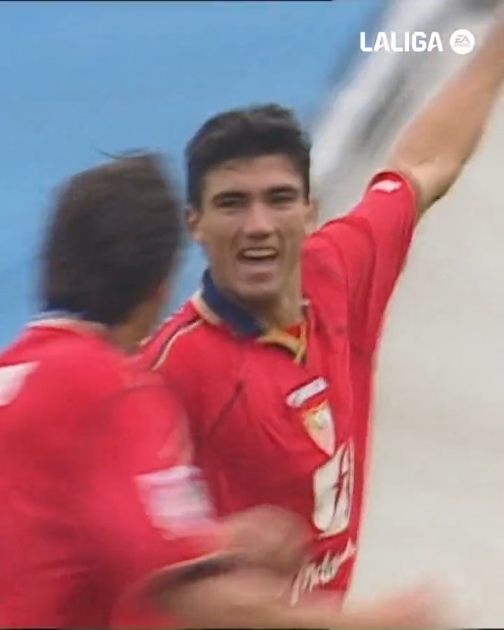 ❤️ Una sonrisa inolvidable. ¡Siempre eterno, Reyes! 💫 #LaLigaHistory | Sevilla Fútbol Club