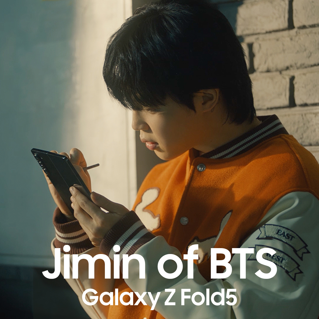 #Jimin of 방탄소년단 draws a cute model on his #GalaxyZFold5 with the S Pen ✍🏻🐶 #GalaxyxJimin #JoinTheFlipSide Watch the full version here: