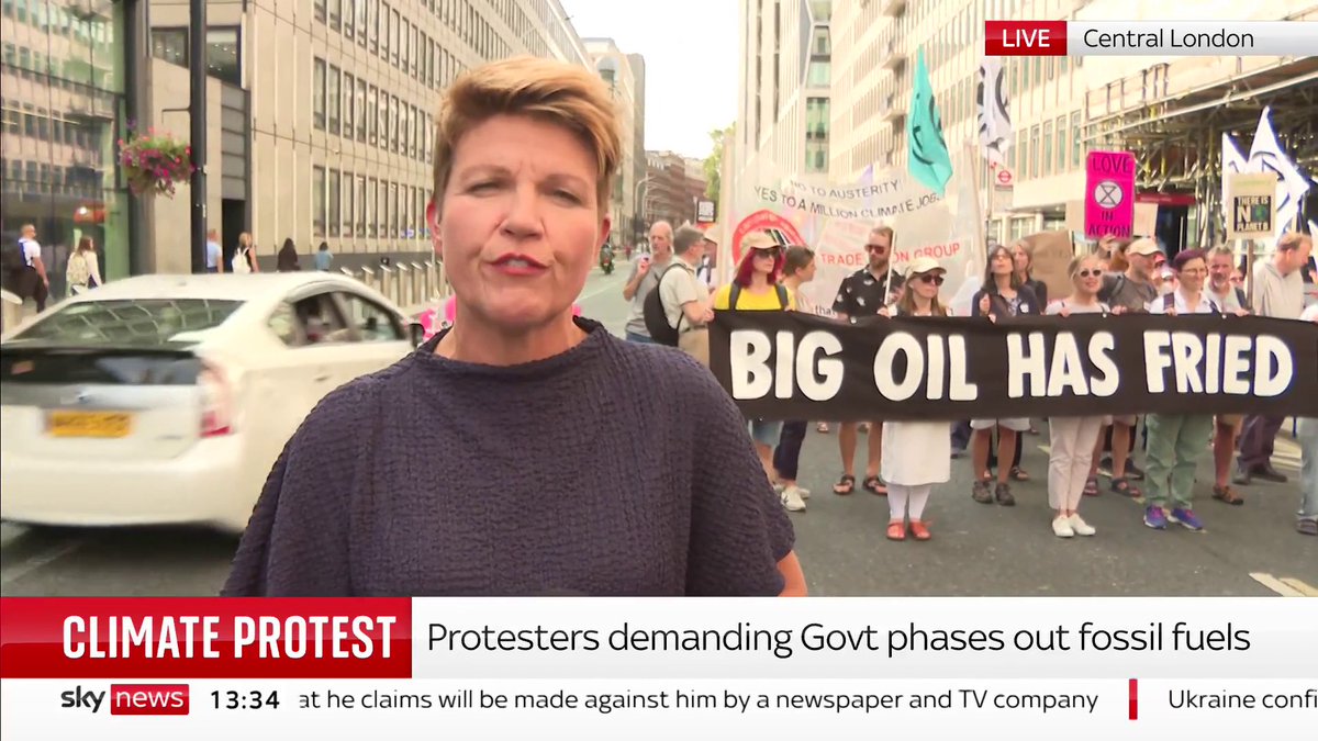 📣 Climate activists are holding protests across the UK this weekend, calling for the rapid phase-out of fossil fuels. Sky's emma birchley speaks to a protester in central London 👇 📺 Sky 501, Virgin 602, Freeview 233 and YouTube