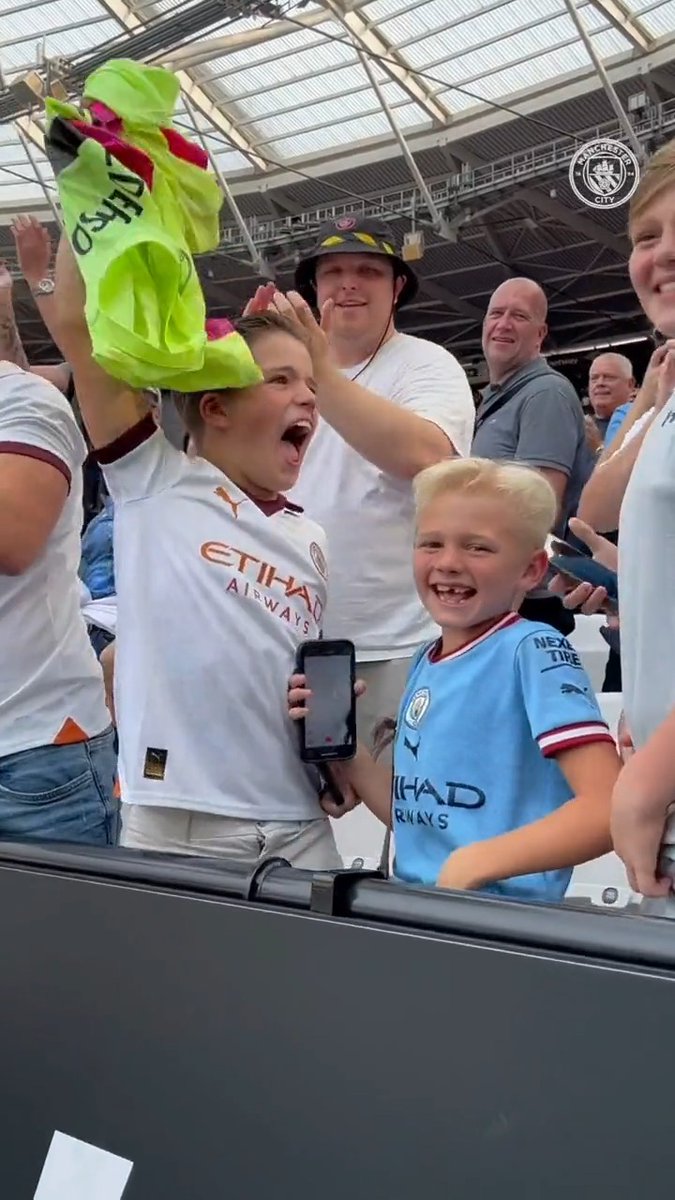 This is how it feels to be City! 🎶