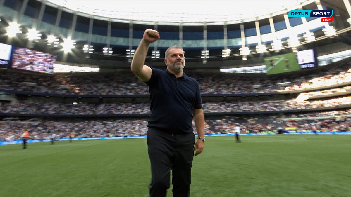 Ange Postecoglou and some of the ๐ฐ๐ข๐ฅ๐๐๐ฌ๐ญ ๐๐ฉ๐ฎ๐ซ๐ฌ ๐๐๐ฅ๐๐๐ซ๐๐ญ๐ข๐จ๐ง๐ฌ in recent memory ๐คฏ๐ This is how Tottenham celebrated winning the ๐ฅ๐๐ญ๐๐ฌ๐ญ ๐ฐ๐ข๐ง๐ง๐ข๐ง๐ ๐๐จ๐ฆ๐๐๐๐๐ค by a side in Premier League history ๐ฎ #OptusSport #PL