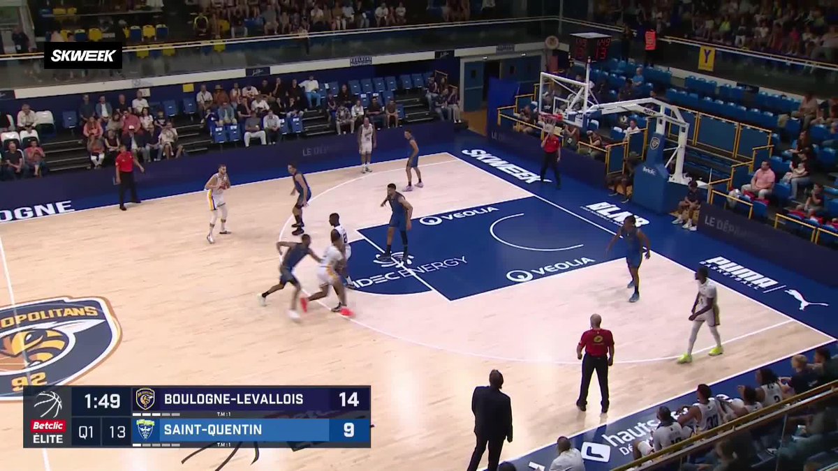 Abdoulaye Loum à la conclusion d'une très belle action collective des Metropolitans ! 😤 Boulogne-Levallois Metropolitans 92 x Abdoulaye Loum #SKWEEKLive #BetclicELITE