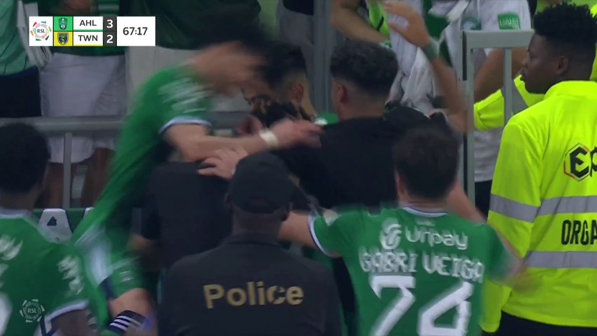 الهدف الثالث "ماكسيمان" بوووووووووووووم 💣⚽️💚 #الأهلي_التعاون #دوري_روشن_السعودي