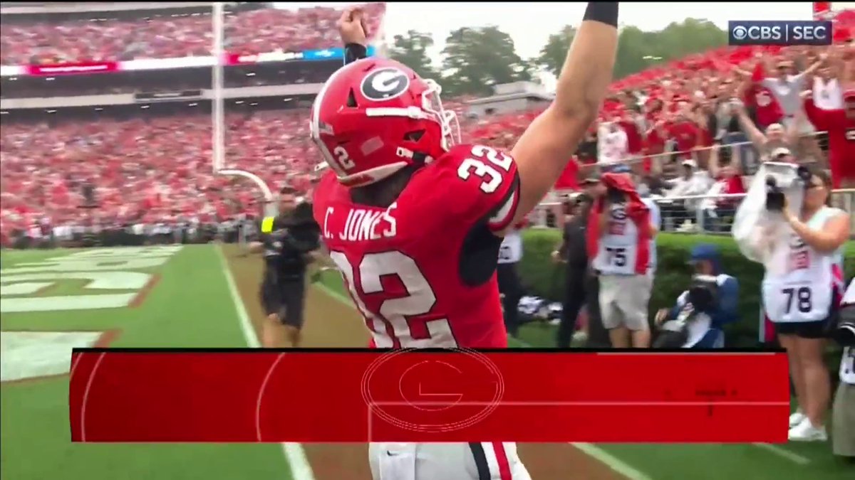 CASHING IN FOR SIX 💰 ¢a$h Jones with the Georgia Football TD!