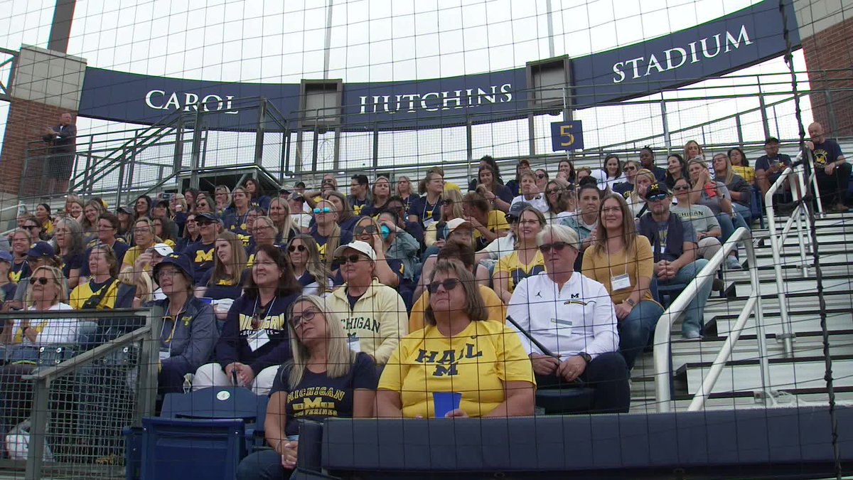 Sights & sounds from tonight's Hutchins Stadium dedication and celebration with our Michigan Softball alums. #GoBlue