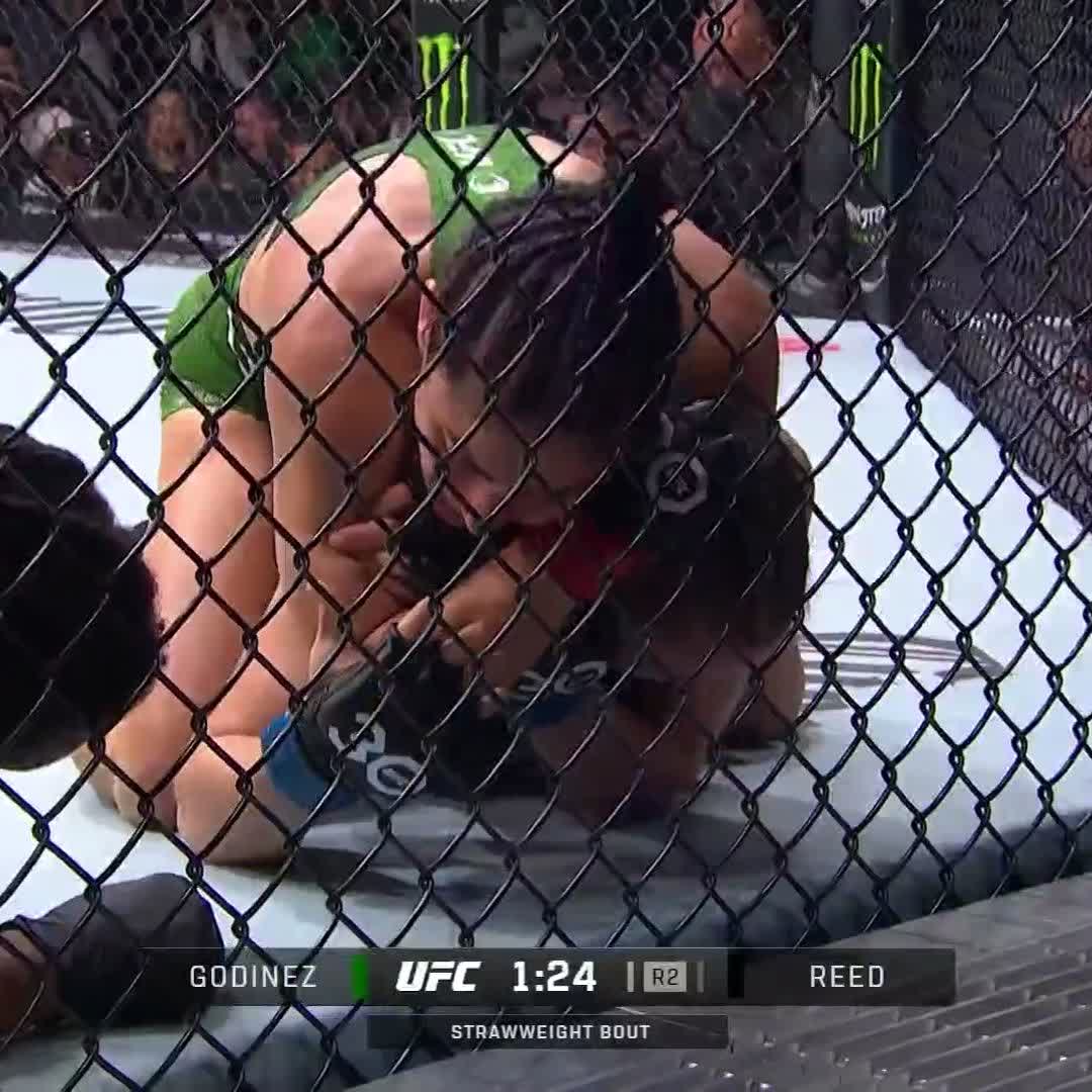 LOOPY GODINEZ DOMINATES! Couldn't get the tap in R1, but secures the finish in the second 👏 #NocheUFC