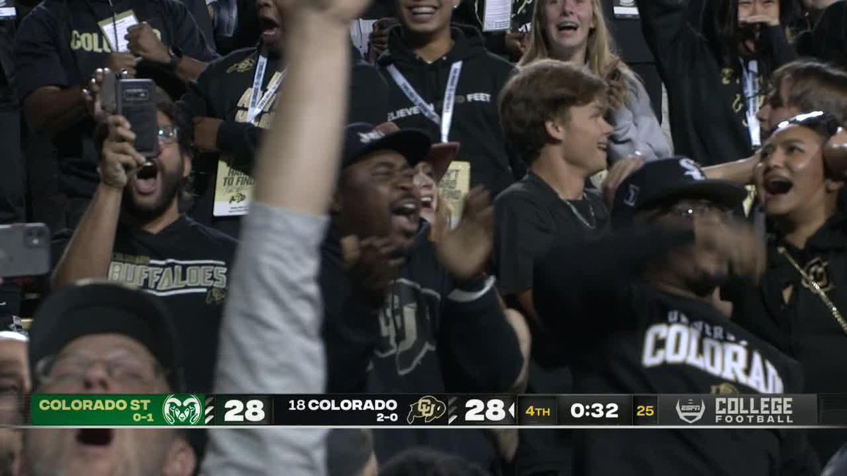 TOUCHDOWN. TWO POINT CONVERSION. IT'S TIED UP IN BOULDER BABY‼️