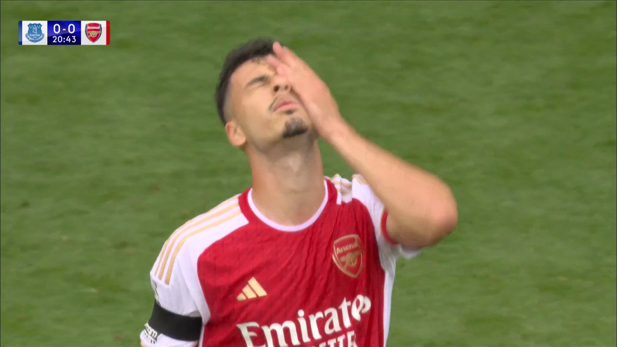 "Even I'm a little confused!" 🤔 Arsenal thought they had taken the lead but it's ruled out for offside! 👇❌