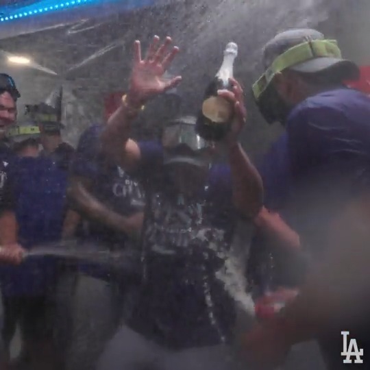 Clubhouse vibes. 📈
