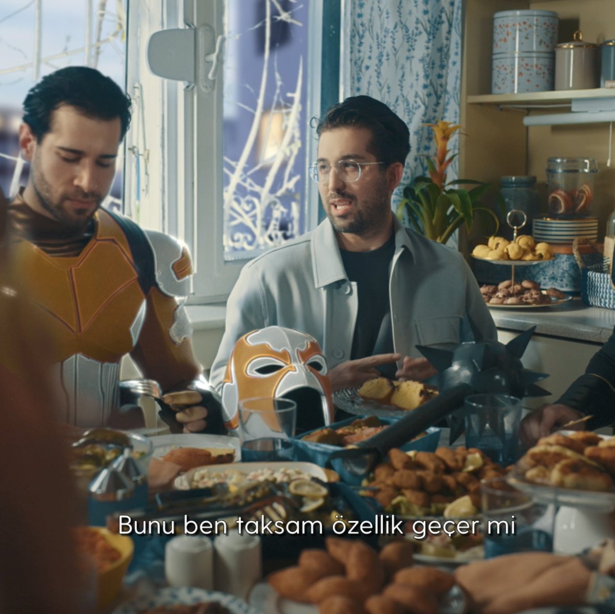 Siz de ortam süper olsun istiyorsanız Turkcell Superonline'a gelin, eviniz internetle dolup taşsın.