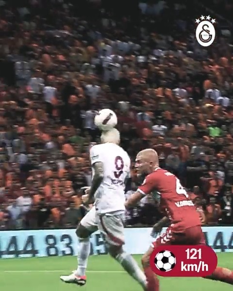 Ziyech’in ok gibi giden şutuna, Icardi’den akıl almaz bir dokunuş 🤯
