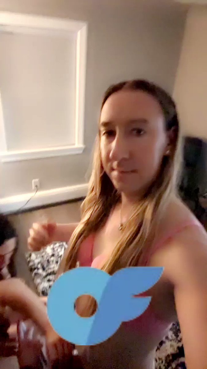 Retweet if you’d like to see more submission from my sluts. Like if you’d serve better than them 👑💋 come with respect and a good vibe 🥂 #fitgirls #sluttybottoms #collared #worshipme #goddesschanel #biggirlcock