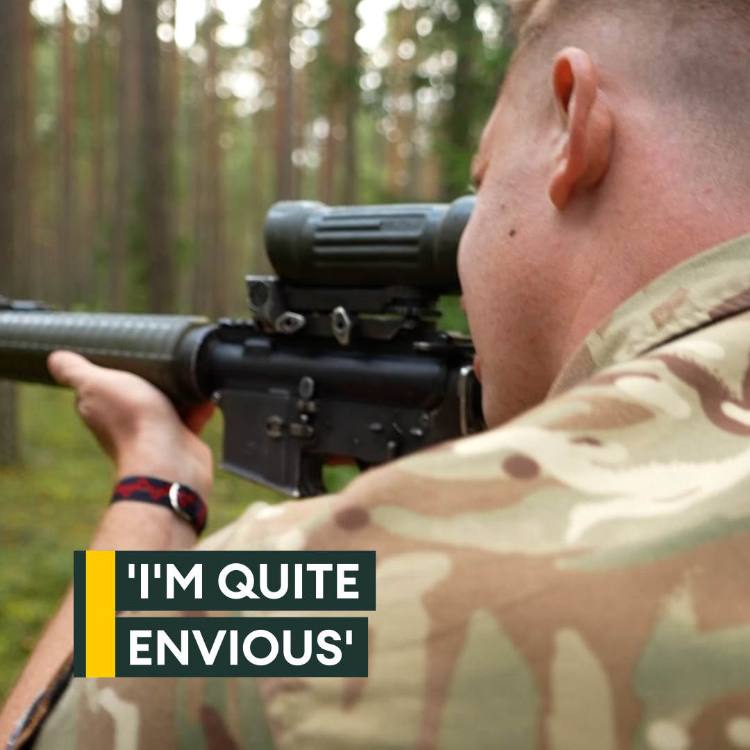 "It's a gas operated, air-cooled, magazine fed 5.56mm rifle". 💥 Watch a British soldier become ever so slightly envious when checking out a Canadian soldier's C7A2 rifle! 👇