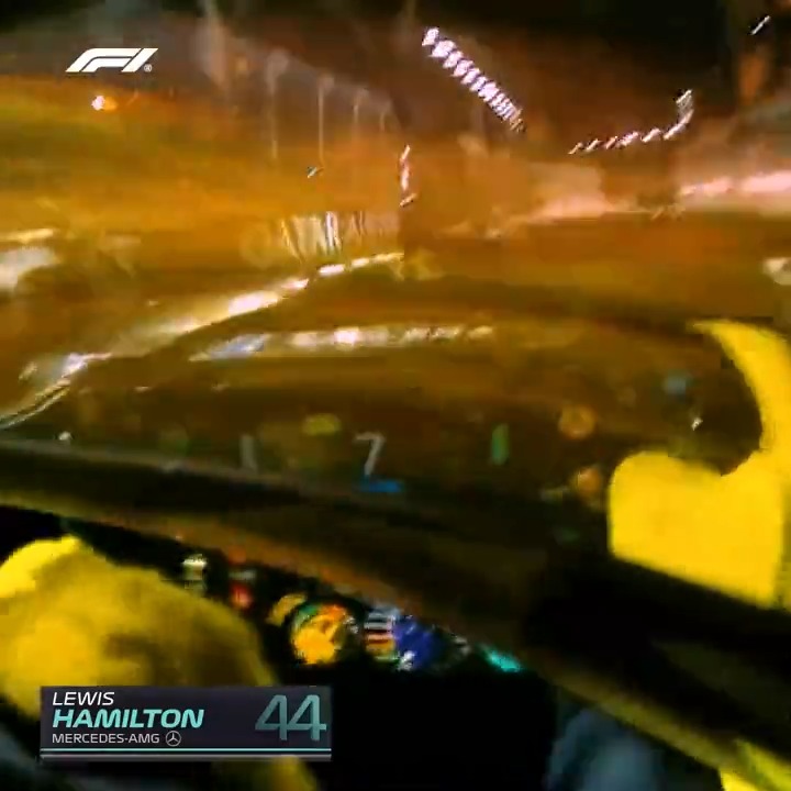 Just Lewis Hamilton lifting up his visor to scratch an itch mid-F1 race 😅 #SingaporeGP #F1