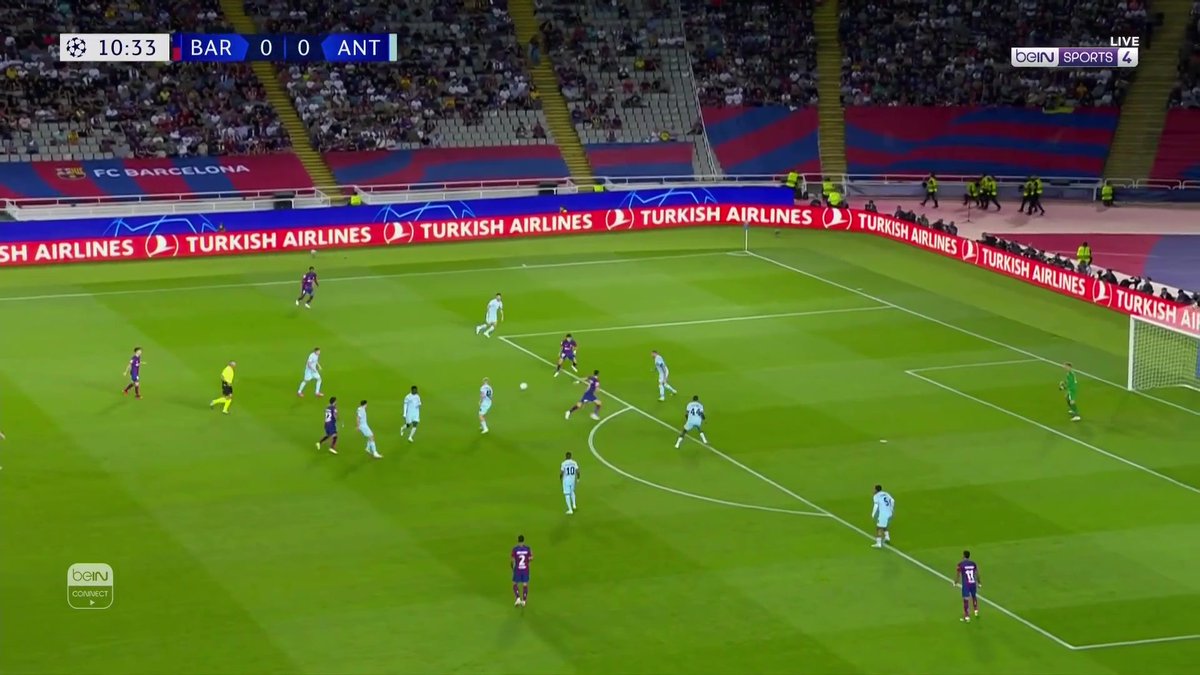 جواو فيليكس يفتتح التسجيل بعد جملة تمريرات متقنة من برشلونة #دوري_أبطال_أوروبا #برشلونه_انتويرب