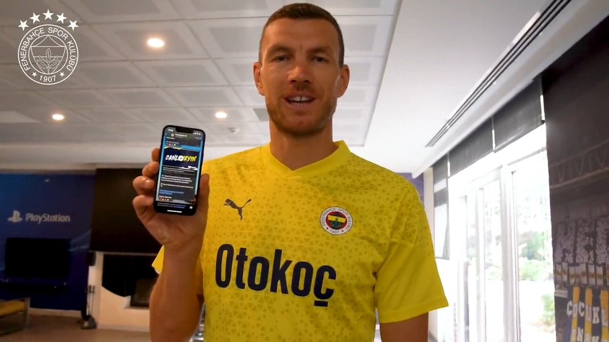 🟡🔵 Fenerbahçe WhatsApp'ta 📲 Kulübümüze dair tüm haberleri WhatsApp kanalımızdan takip edebilirsin. 👉