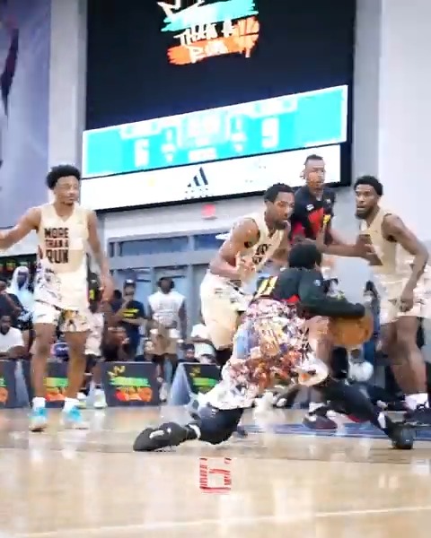 DAME on KYRIE: "He got the most beautiful game in NBA history”