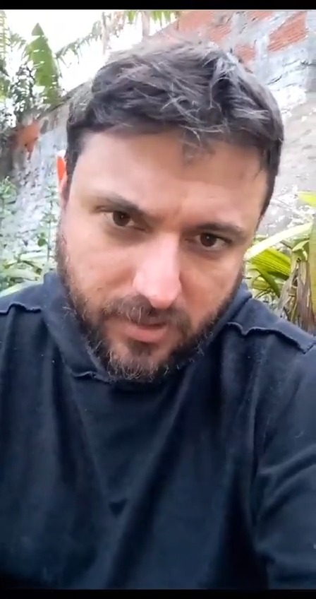 Dejá de versear Bullrich, se ve que si no me nombras la gente no te ve los videitos. Hacé las cosas bien y por ahí juntas algún voto sin mentir. Que te mejores.