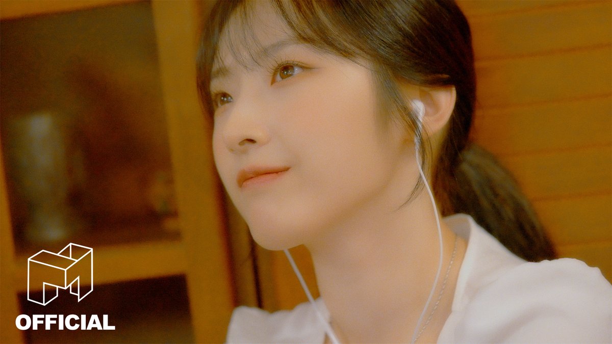 HaSeul 1st Small Theatre Concert 🍃HaSeul Music Studio 81.8Hz🍃 📻 10.26 (THU) ~ 10.29 (SUN) 📻 신한 pLay 스퀘어 📹 🔗 지금 예매하기 : #ARTMS #HaSeul #하슬 #HaseulMusicStudio818Hz