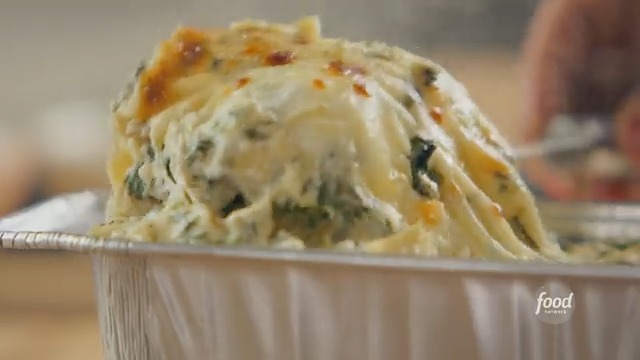 A creamy, cheesy loaf-pan lasagna you can easily freeze for a fast dinner fix 🤩💯 Get more recipes from Ree, Saturdays at 10a|9c and @StreamOnMax! Listen to Ree Drummond - The Pioneer Woman podcast wherever you get your pods: Get the recipe: