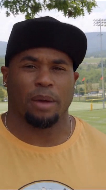 As a former Ravens legend, Steve Smith Sr. wearing Steelers gear and hanging around their facility is a crime to the highest degree