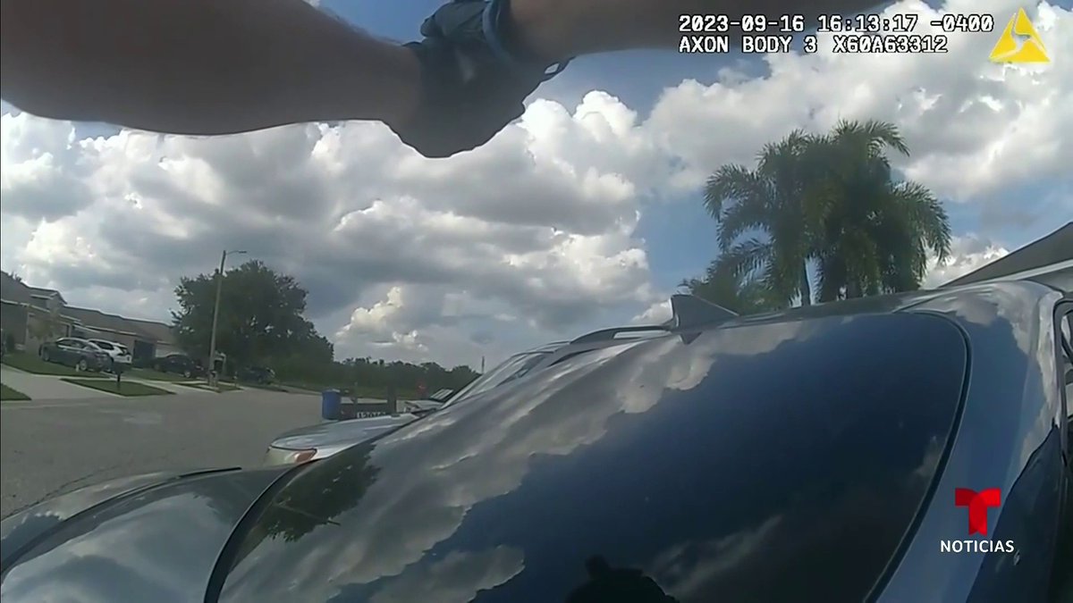🇺🇸 | “No quiero dispararte”: así fue el arresto de un adolescente armado en Florida. “Lo que pasó hoy se puede solucionar. No jales el gatillo”, le dijo el oficial para persuadirlo. Su actuación ha sido reconocida.