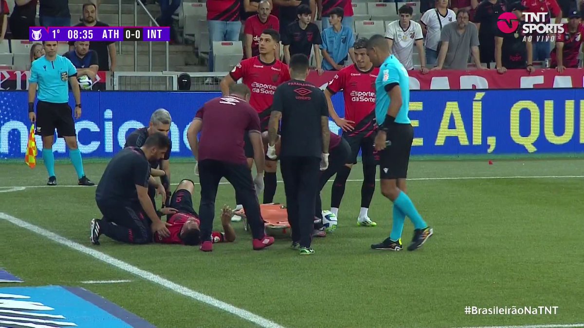 🇧🇷 Bad injury for Vitor Roque tonight…