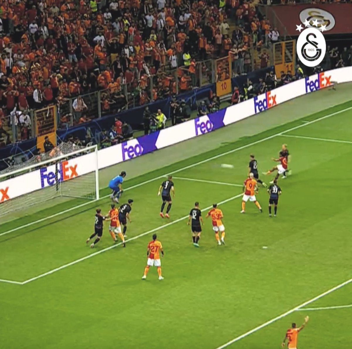 Asist 💯 Kontrol ✅ Şut 🚀 𝐒𝐚𝐜𝐡𝐚 𝐁𝐨𝐞𝐲 🤩 #UCL