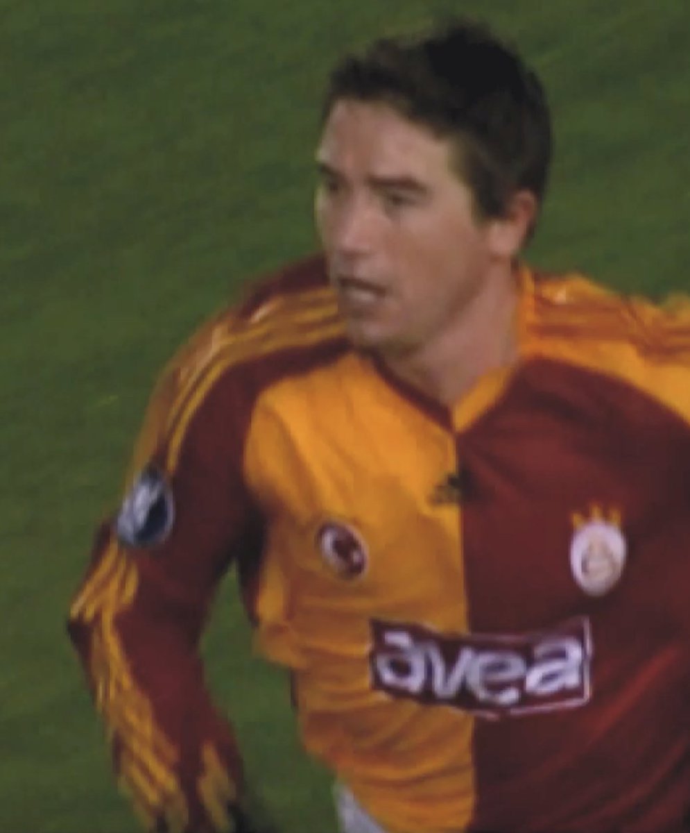 Bugün unutulmaz futbolcularımızdan Harry Kewell’ın doğum günü! 🎂 İyi ki doğdun 'Oz Büyücüsü'! 💛❤️