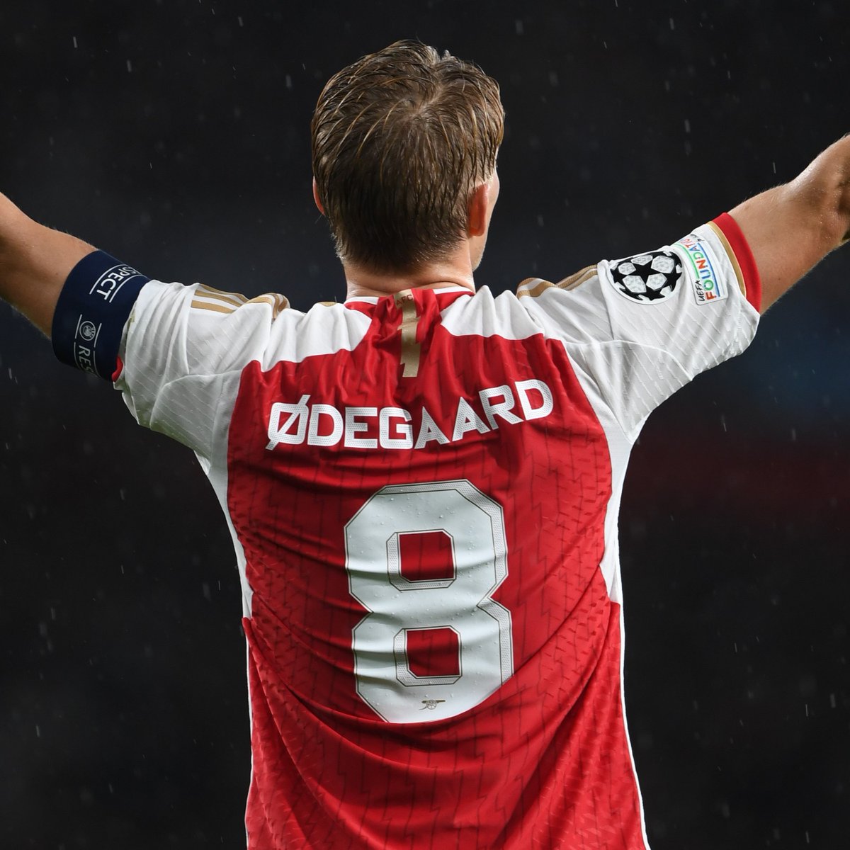 What better way to celebrate a new contract than… Eight questions with Martin Odegaard 🤩