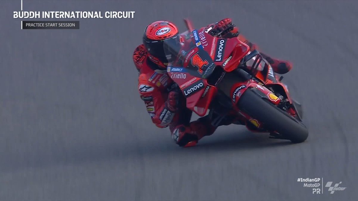 We all love a bit of goon riding! 😅 #IndianGP 🇮🇳