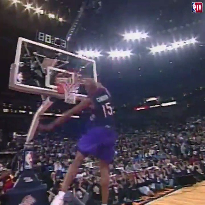 “IT’S OVER LADIES AND GENTLEMAN.” This iconic moment from Vince Carter 🔥 #TeamDay | Toronto Raptors