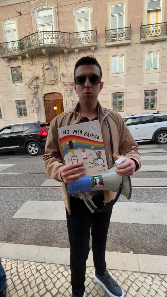 O tipo de mobilização policial quando se interrompe um evento 🏳️‍🌈 de forma legal. E ainda têm a lata de dizer que são oprimidos. Banger em breve! 🔥 🔥 🔥