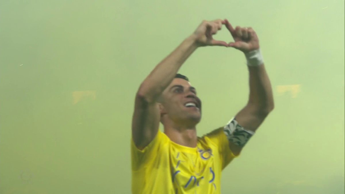 بعض المباريات تسكن الذاكرة ولا تغادرها ابدا ، هذا الكلاسيكو واحد منها 👌🏻، مبروك للنصر 💛💙 وشكرا للاهلي 💚 وعذرا عن اي تقصير 🙏🏻