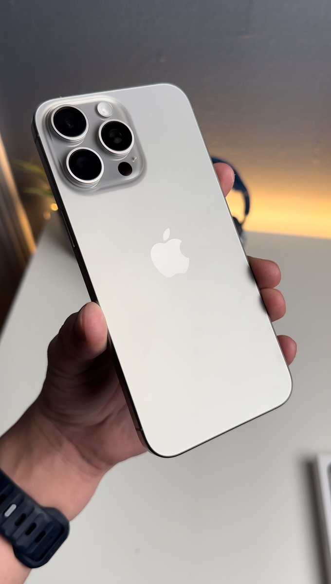 iPhone 15 Pro Max in Natural Titanium 😍