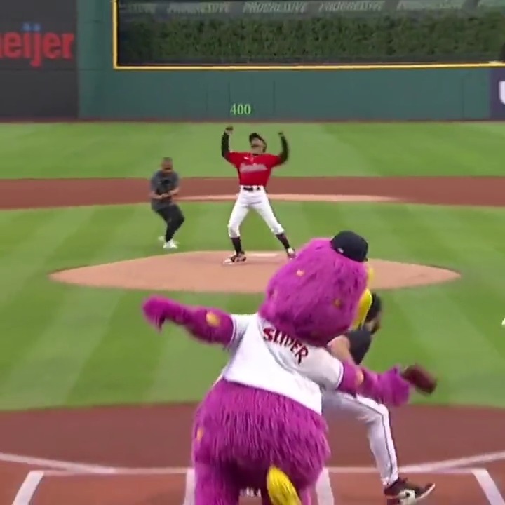 Kid Cudi's first pitch at the Guardians game tonight was juuust a bit outside 😂