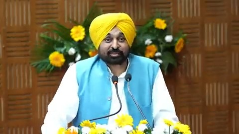 ਮੇਰੇ ਕੋਲ ਇੱਕ CM ਡੈਸ਼ਬੋਰਡ ਹੈ ਜਿੱਥੇ ਮੈਂ ਪੰਜਾਬ ਦੀਆਂ ਸਾਰੀਆਂ ਤਹਿਸੀਲਾਂ ‘ਤੇ ਆਈਪੈਡ ਜ਼ਰੀਏ ਨਜ਼ਰ ਰੱਖਦਾ ਹਾਂ…ਲੋਕਾਂ ਦੀ ਖੱਜਲ ਖੁਆਰੀ ਨਾ ਹੋਵੇ ਇਸੇ ਕਰਕੇ ਹਰ ਵਿਭਾਗ ‘ਤੇ ਸਾਡੀ ਸਰਕਾਰ ਦੀ ਨਜ਼ਰ ਹੈ..