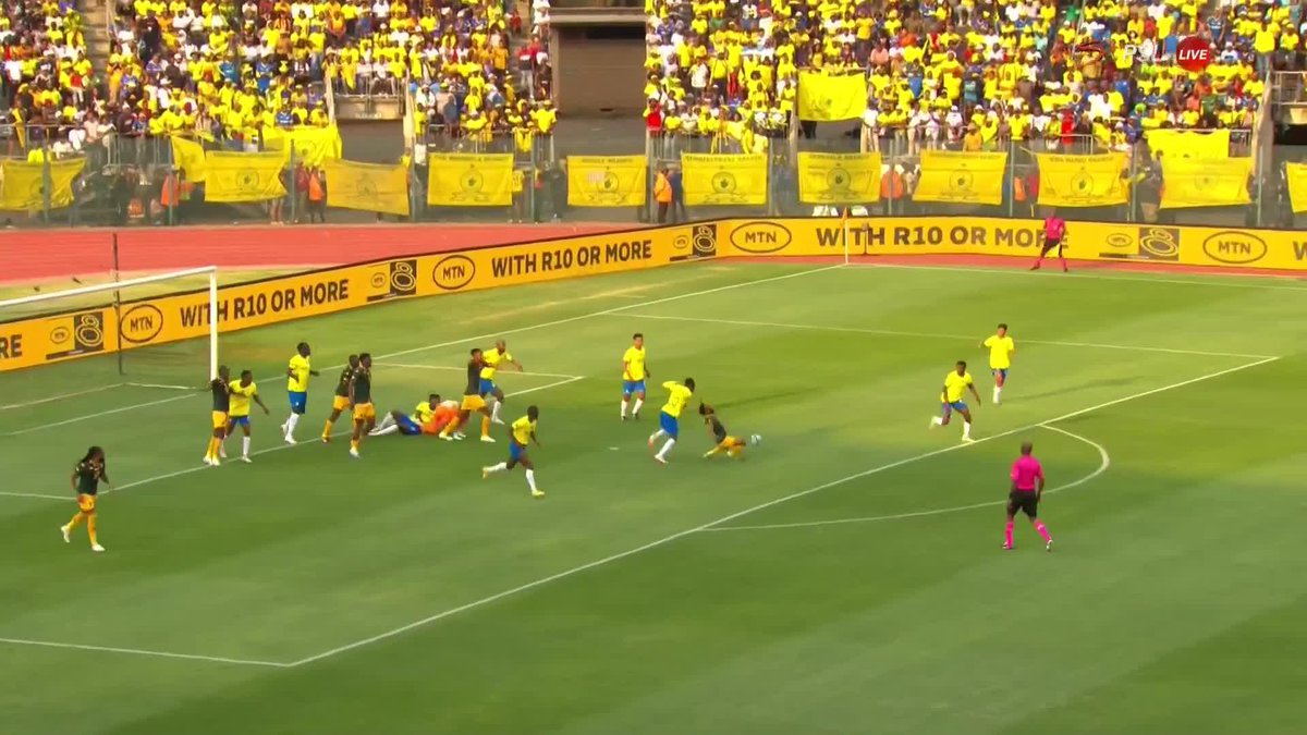 “One can tell that it’s a penalty.” "Sundowns have won this game when we were supposed to get a penalty." Molefi Ntseki's verdict 👇 #MTN8