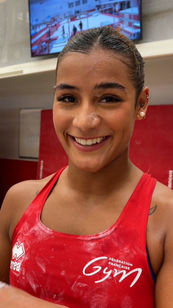 C'est l'une des meilleures gymnastes françaises. À 23 ans, elle rêve d'une médaille pour ses 3e Jeux Olympiques à Paris en 2024. Brut a suivi Marine Boyer à l'entraînement et pendant les Internationaux de France. Son quotidien d'athlète, ça ressemble à ça...