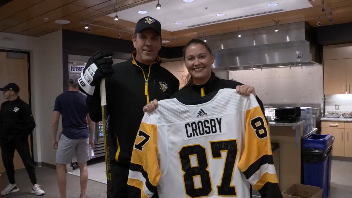 From one coach to another. Congratulations to @koricheverie on being named the head coach of Montreal's PWHL team 👏