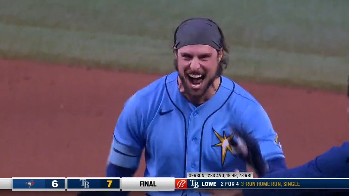 🚨 J. LOWE WALKS IT OFF 🚨