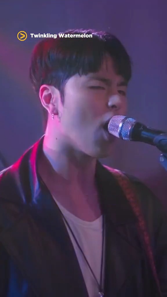 Siap nonton #Junhoe #iKON manggung di Viu? Tungguin aksinya jadi band leader di Viu Original #TwinklingWatermelon! #JU_NE #ViuOriginals #Drakor #Kdrama