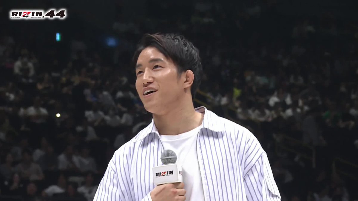RIZIN実況🎙 皇治のMMAデビュー戦に 朝倉海を当てようとするめちゃくちゃな榊原CEO😂 朝倉海 『相手にならないですよ、ぶっ壊れちゃう』 榊原CEO 『まぁなんでも最初はそんなもん。 厳しさを教えてやって!』 #RIZIN #RIZIN44 #朝倉海 #皇治