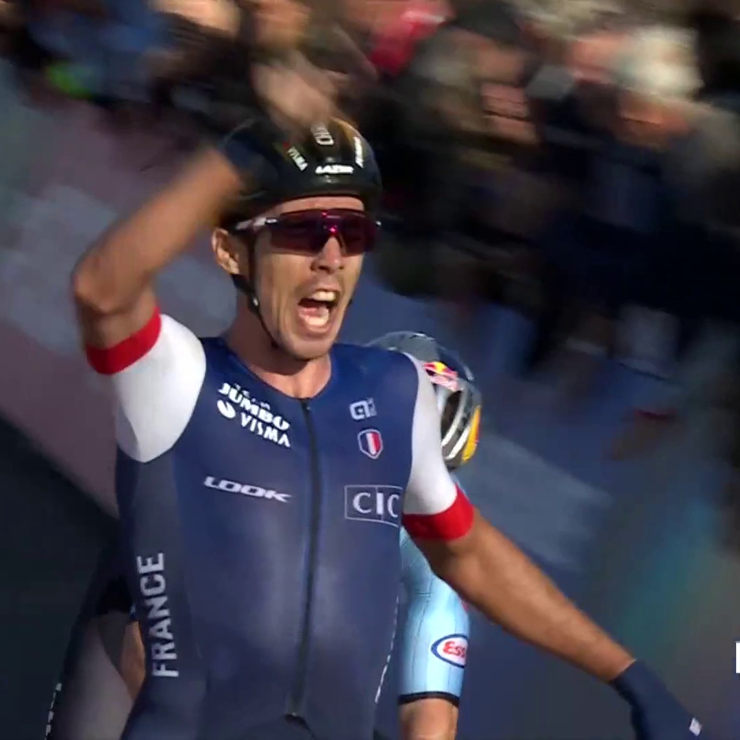 INCROYABLE ! CHRISTOPHE LAPORTE CHAMPION D'EUROPE ! 🙌 Quel final exceptionnel du Français, qui a résisté à Wout van Aert pour s'imposer ! #LesRP #EuroRoad23
