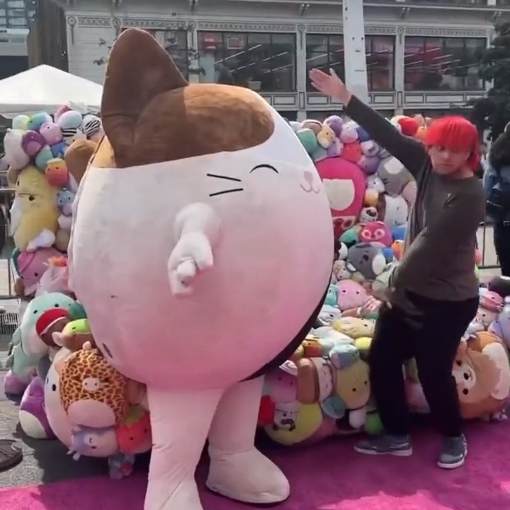 Toronto, we couldn’t love you more! Shout out to our #SquishmallowsSquad for showing up and bringing your amazing energy to our first stop! We can’t wait to tell you where we’re headed next. Any guesses? 👀 #SquishTour #Squishmallows Jazwares