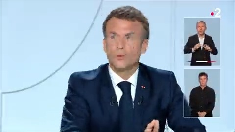 🔴🗣"Dans les prochaines heures, notre ambassadeur au Niger va revenir en France", annonce Emmanuel Macron. Les soldats français, vont eux, quitter le Niger, "d'ici la fin de l'année". 📺 #franceinfo canal27