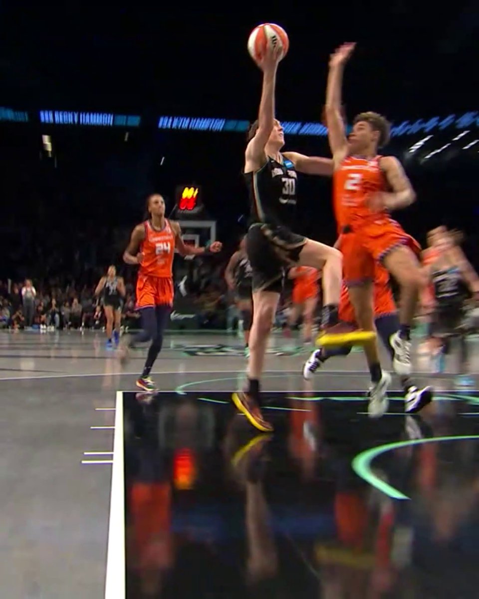 5'8" VS. 6'4" Natisha Hiedeman got some major hops to block Stewie 😤 #WNBAPlayoffs